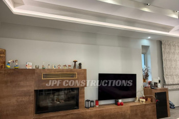 Τζάκι σε σύνθεση TV