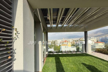 Υπαίθριος χώρος σε πολυτελή πολυκατοικία στην Βούλα Αττικής 